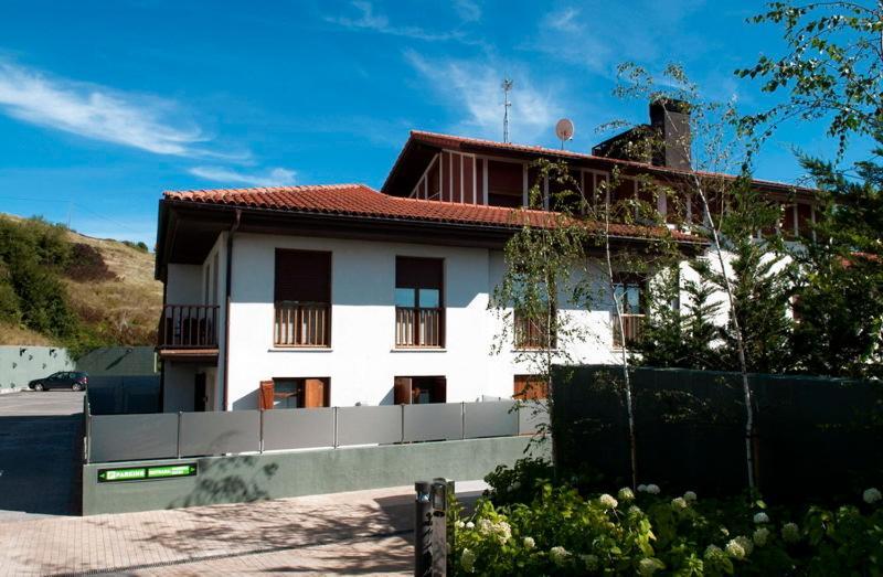 Apartamentos Turisticos Talaimendi Zarautz Buitenkant foto