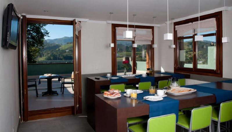 Apartamentos Turisticos Talaimendi Zarautz Buitenkant foto